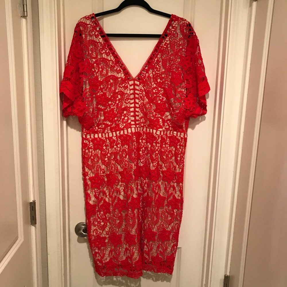 NWT Boohoo Red/Tan Lace Dress